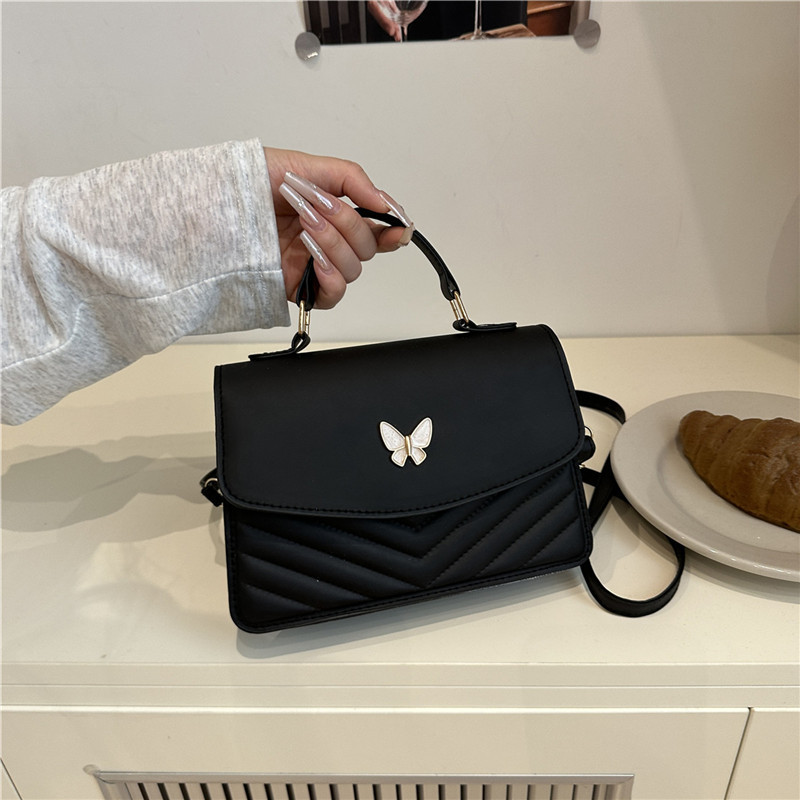 Simple Fashion Handbag view 2