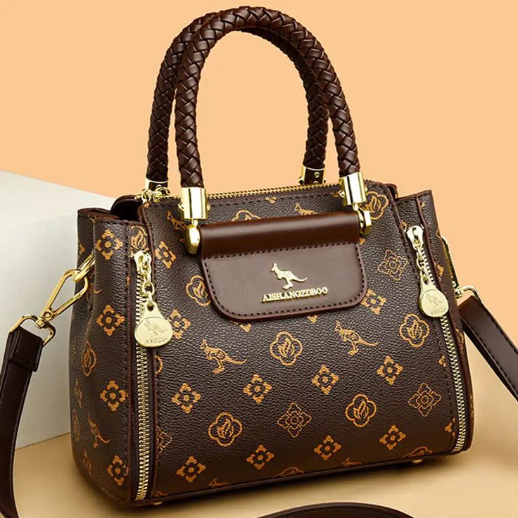 Handbags manufactured by KalunStyles factory